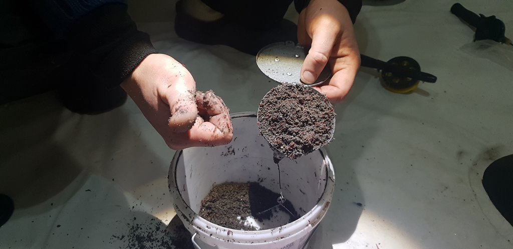 Ловим плотву со льда. Прикормки и прикармливание. Тонкости и нюансы 00005.JPG